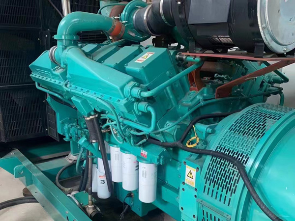 雨山更换100kW柴油发电机组机油时，需要注意哪些事项？