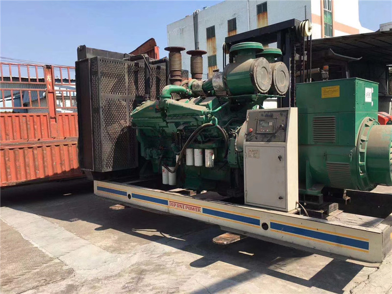 雨山如何判断柴油发电机组的机油温度是否达到了合适的预热温度？